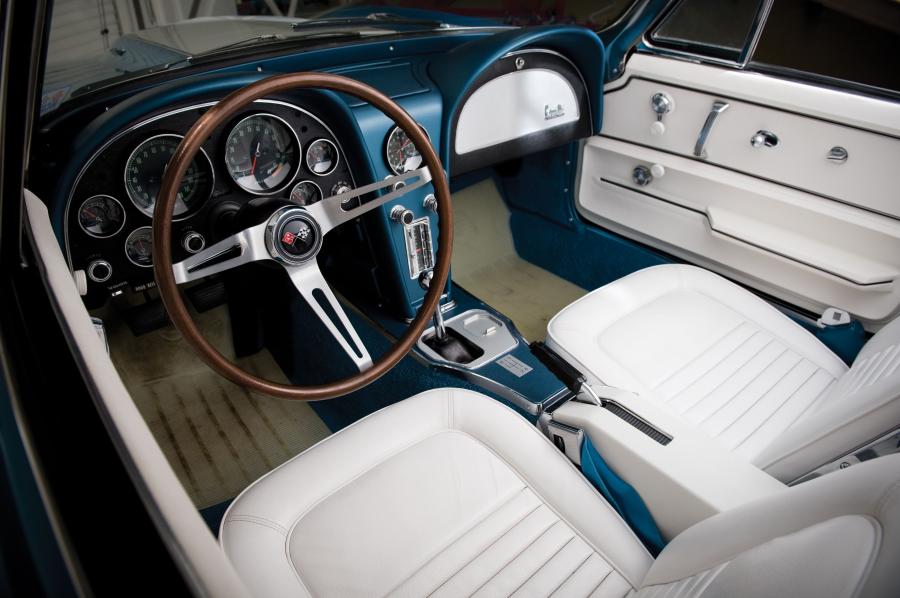  Chevrolet Corvette 427-435 Roadster 1967 года  (фото 6 из 28)